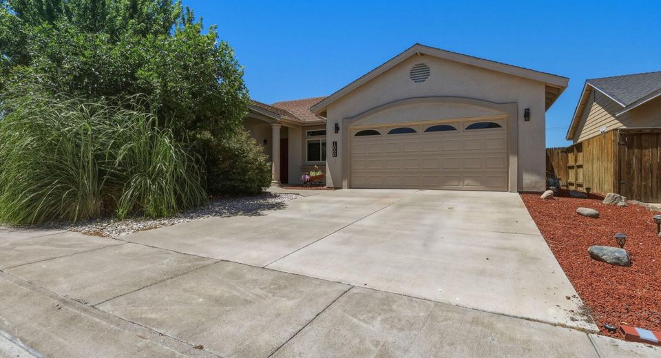 1060 Pepper Lane, Fernley, NV 89408 Photo