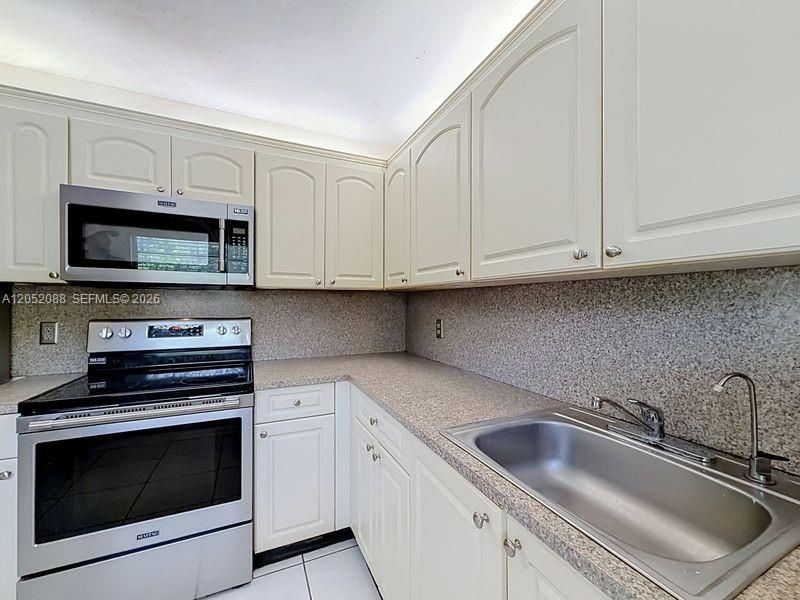 13300 SW 1st St , Unit 114O, Pembroke Pines, FL 33027 Photo