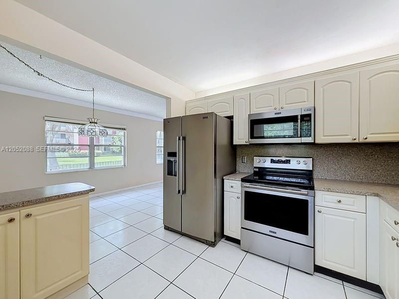 13300 SW 1st St , Unit 114O, Pembroke Pines, FL 33027 Photo