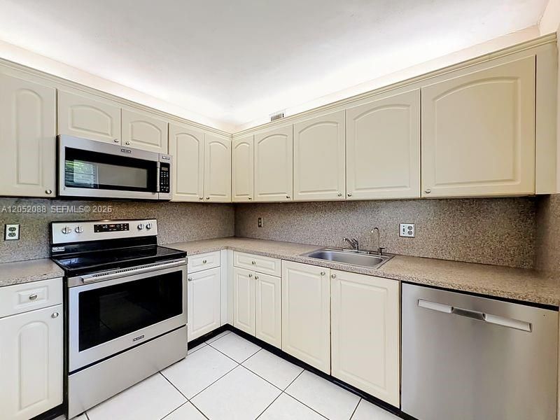 13300 SW 1st St , Unit 114O, Pembroke Pines, FL 33027 Photo