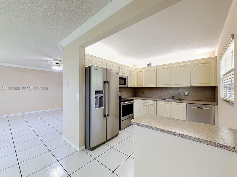13300 SW 1st St , Unit 114O, Pembroke Pines, FL 33027 Photo