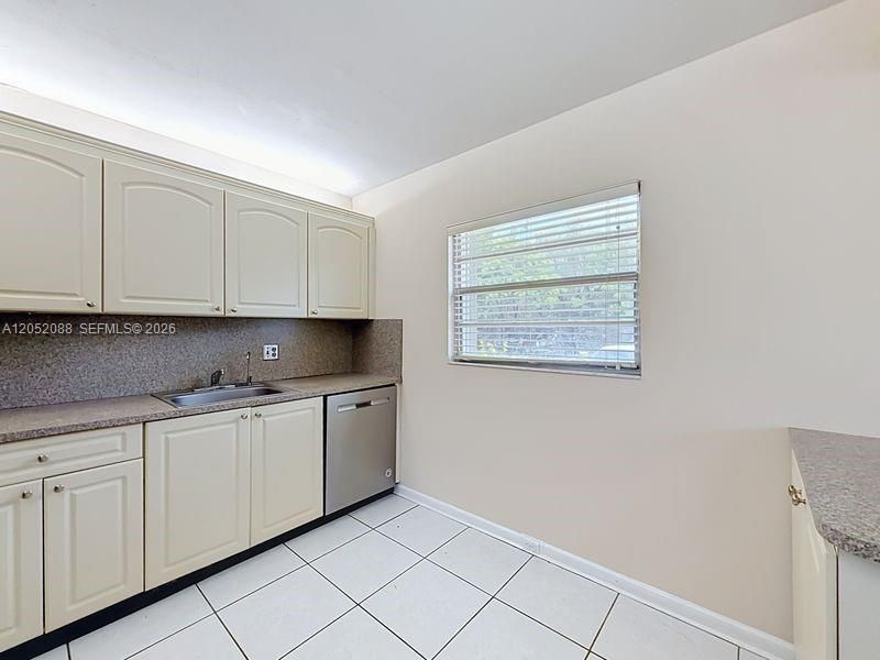 13300 SW 1st St , Unit 114O, Pembroke Pines, FL 33027 Photo