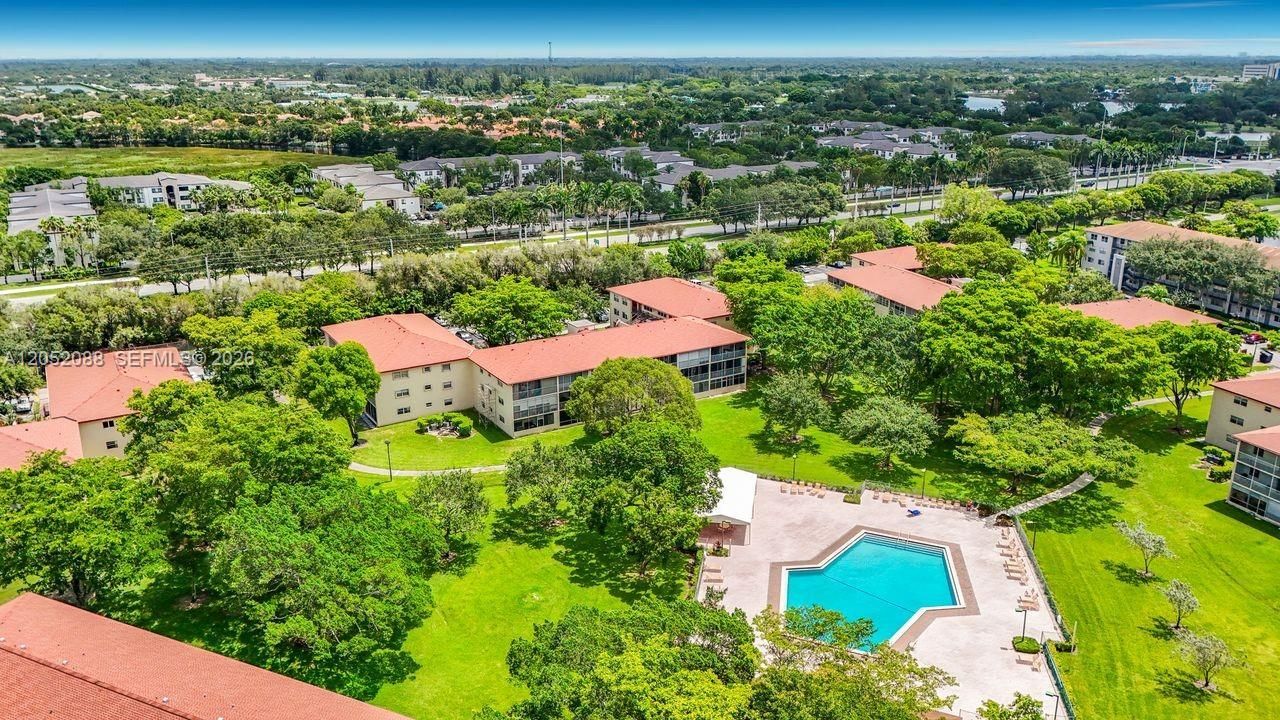 13300 SW 1st St , Unit 114O, Pembroke Pines, FL 33027 Photo