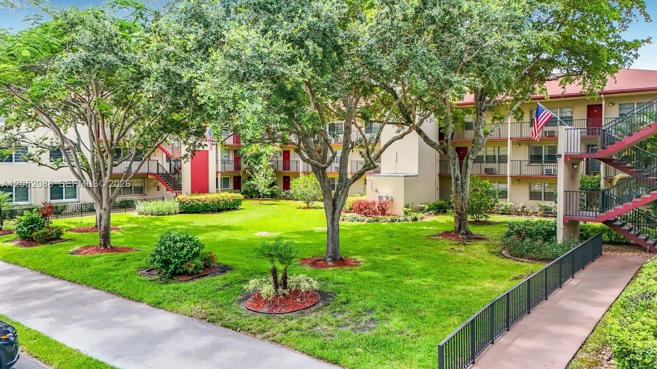13300 SW 1st St , Unit 114O, Pembroke Pines, FL 33027 Photo