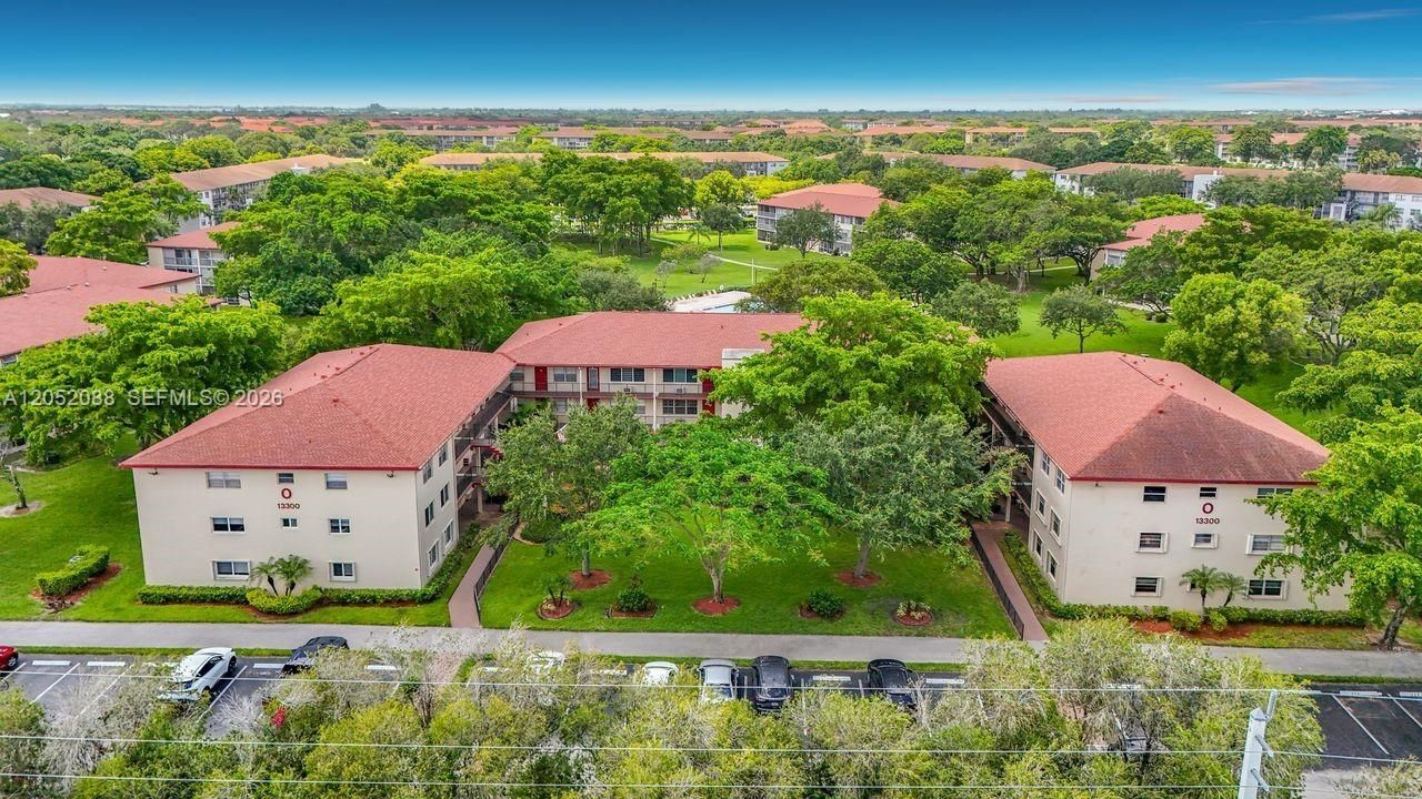 13300 SW 1st St , Unit 114O, Pembroke Pines, FL 33027 Photo