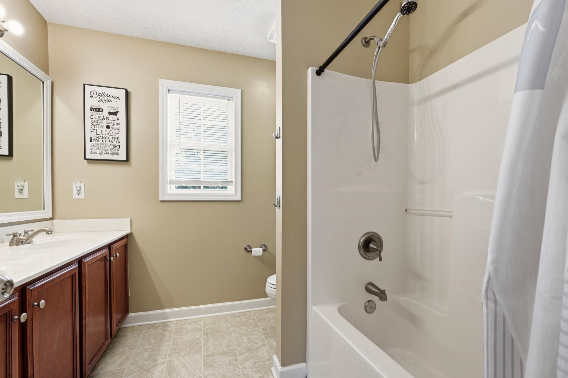 211 Oak Landing Dr.  Photo 18