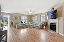 211 Oak Landing Dr.  photo 4
