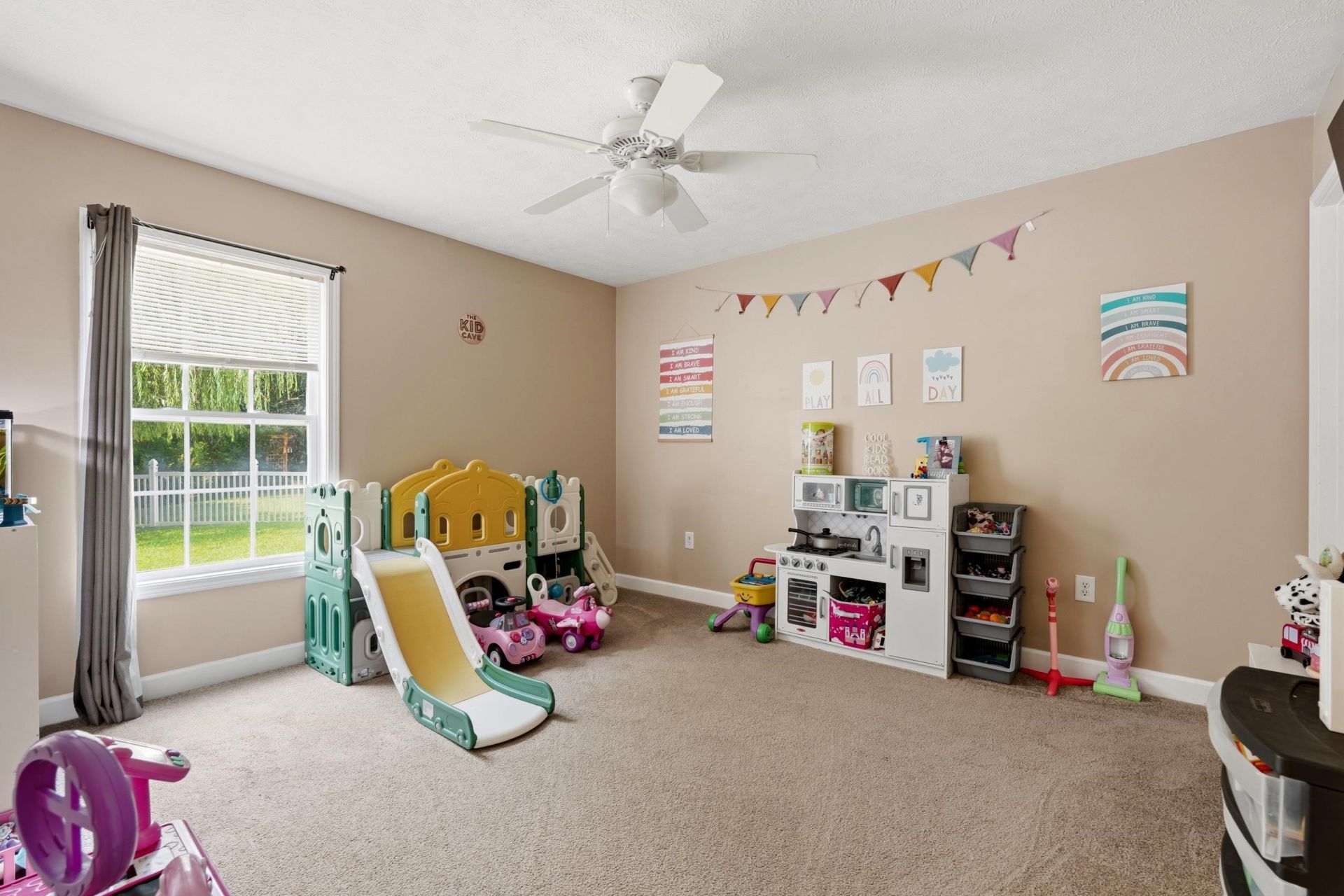 211 Oak Landing Dr.  Photo 9