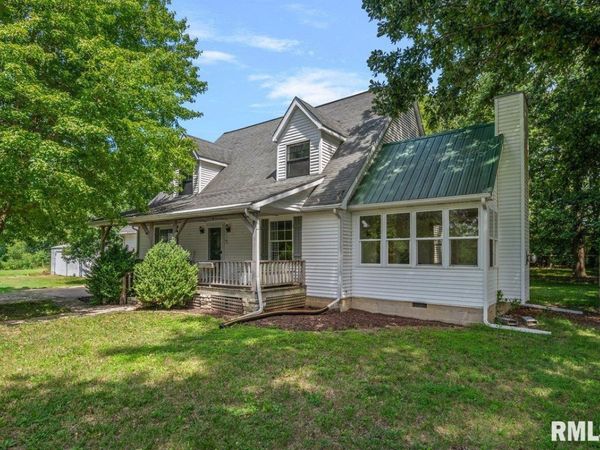 9127 E Loami Road, Loami, IL 62661