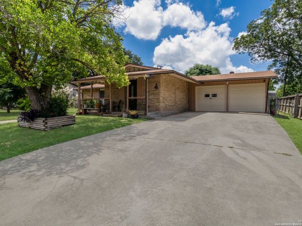 4422 Bikini Dr, San Antonio, TX 78218