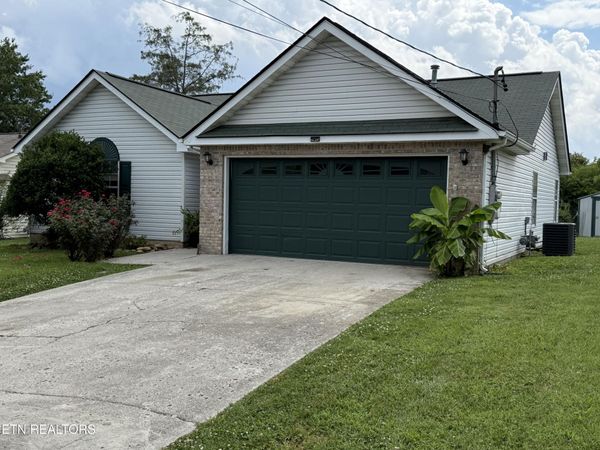 6829 Saint Croix Lane, Knoxville, TN 37918