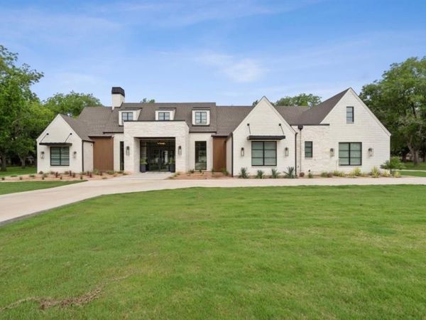 8013 W Landings Road, Granbury, TX 76049