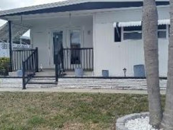 313 DANUBE CIRCLE , BRADENTON, FL 34207