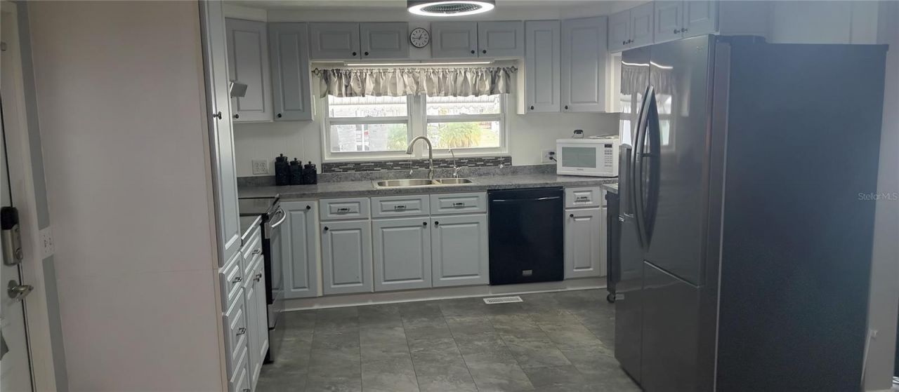 313 Danube Circle, Bradenton, FL 34207 Photo