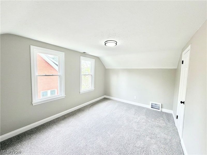 21060 Naumann Avenue, Euclid, OH 44123 Photo 15