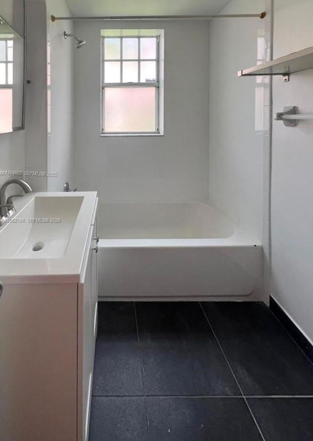 754 Meridian Ave , Unit 15, Miami Beach, FL 33139 Photo