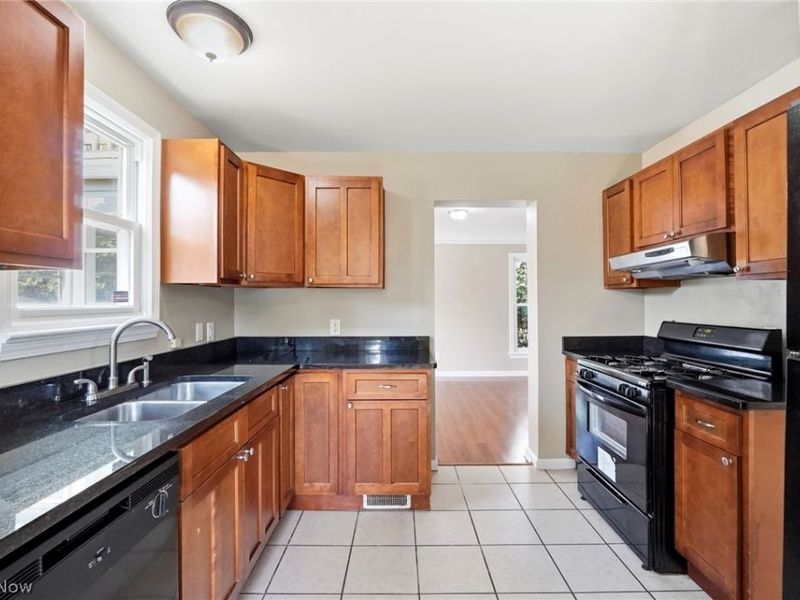 3508 Blanche Avenue, Cleveland Heights, OH 44118 Photo 9