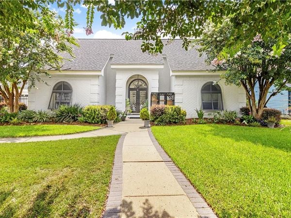 3600 LAKE CATHERINE Drive , Harvey, LA 70058