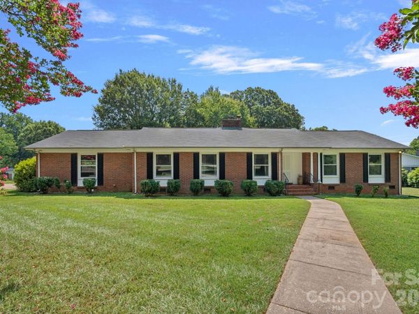 1600 Woodberry Road , Charlotte, NC 28212