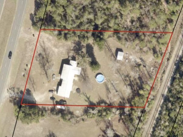 18738 Highway 231 , Fountain, FL 32438