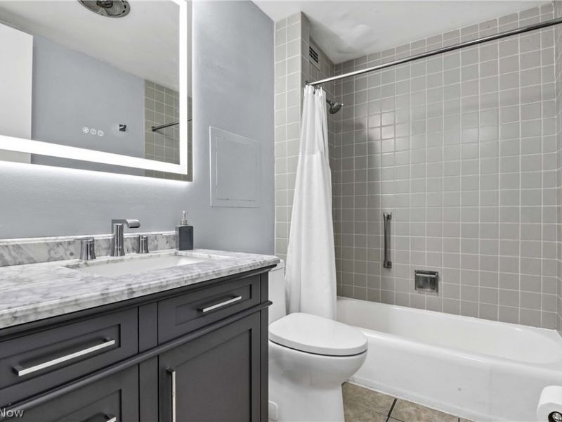 12700 Lake Avenue, Unit 408, Lakewood, OH 44107 Photo 13
