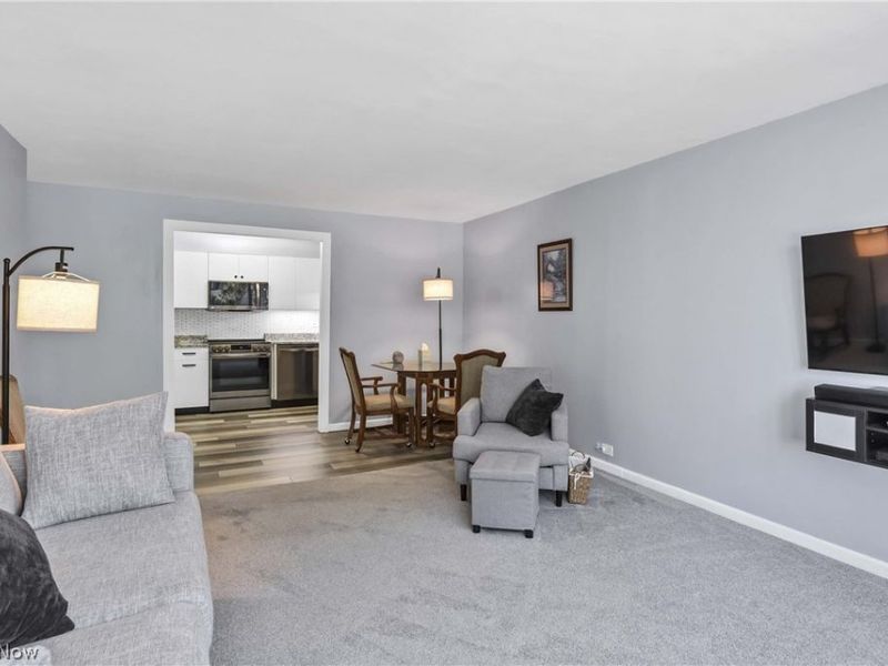 12700 Lake Avenue, Unit 408, Lakewood, OH 44107 Photo 4