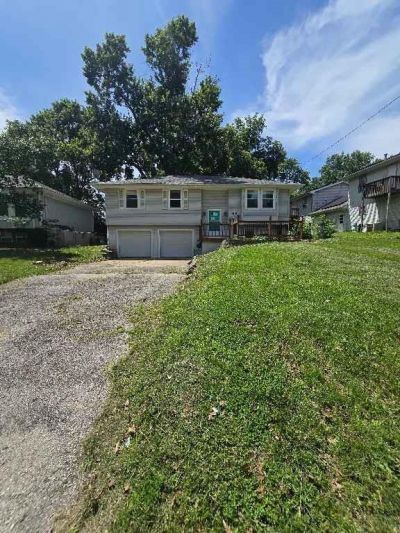 108 S 11th Street, Leavenworth, KS 66048 Main Photo