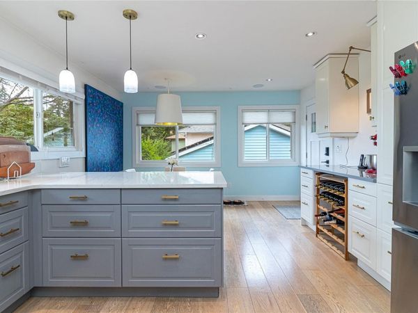 4030 Grange Rd, Saanich, BC V8Z 4V3