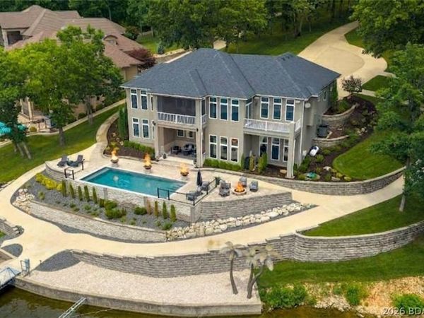 279 Forestridge Lane, Villages, MO 65079
