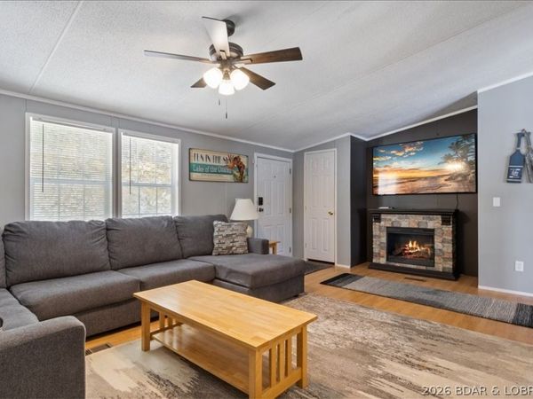 27420 Cross Lane Circle, Barnett, MO 65011