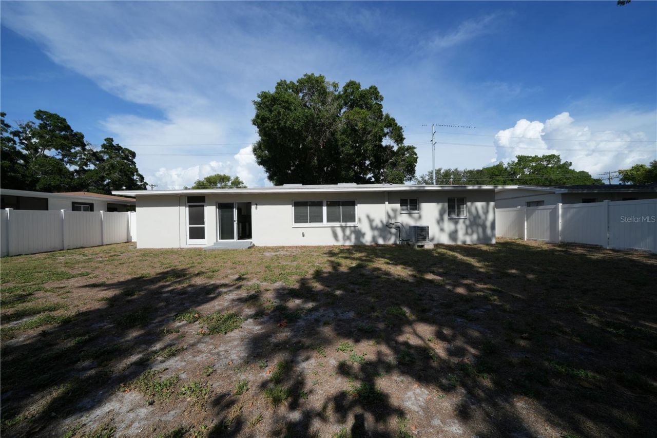 4517 S Clark Avenue , Tampa, FL 33611 Photo