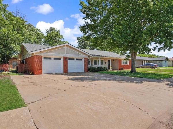 213 S Mockingbird Drive, Altus, OK 73521