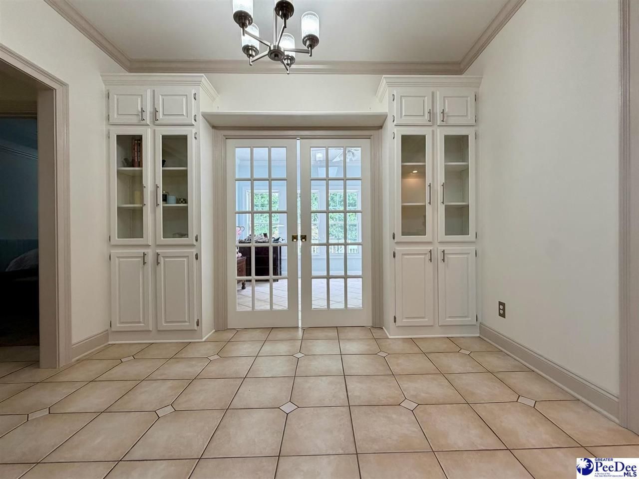 406 Hunters Ridge Drive Photo 11