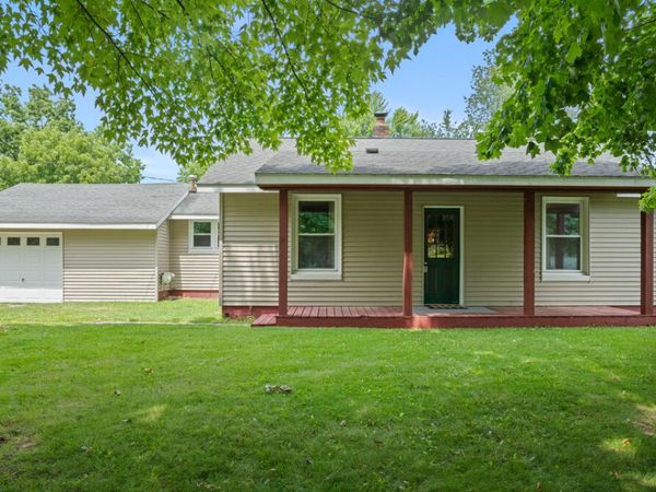 189 E Cross Street, Clarksville, MI 48815