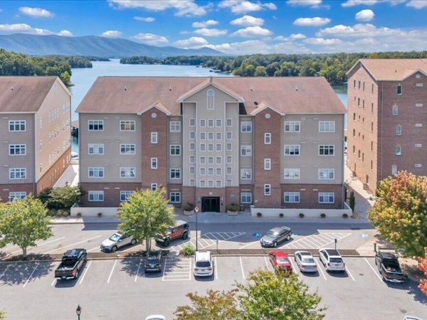 1245 Graves Harbor TRL , Unit # 2401, Huddleston, VA 24104