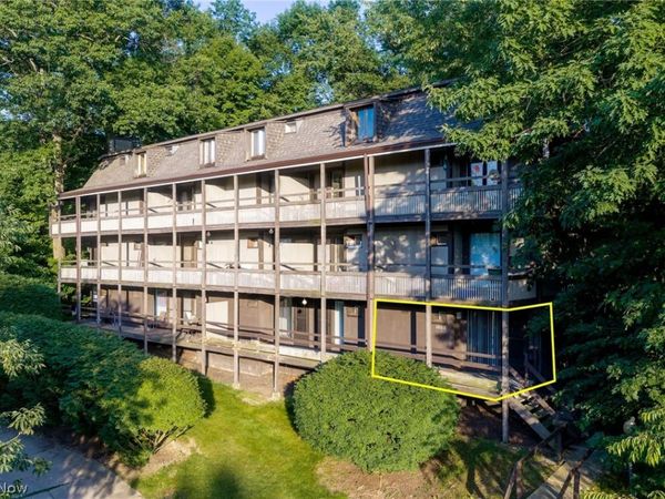 1712 Treetop Trail, Akron, OH 44313