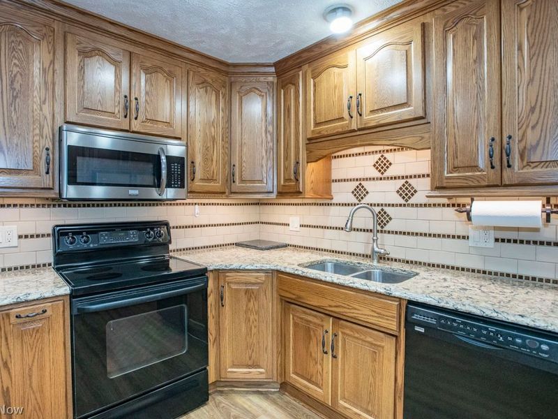 14667 Trenton Avenue, Strongsville, OH 44136 Photo 11