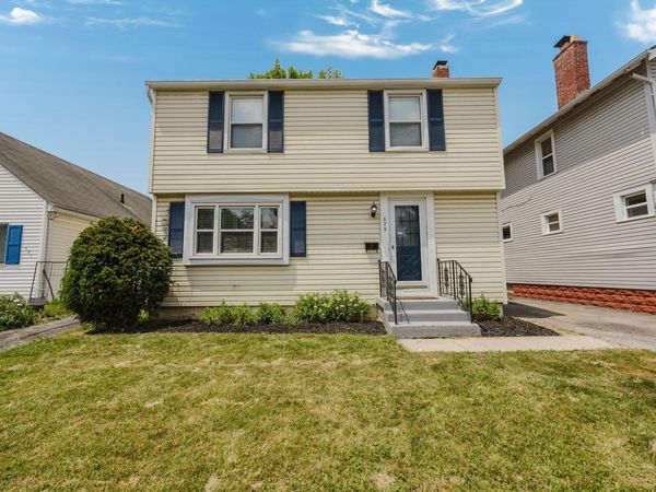 575 Chestershire Road , Columbus, OH 43204