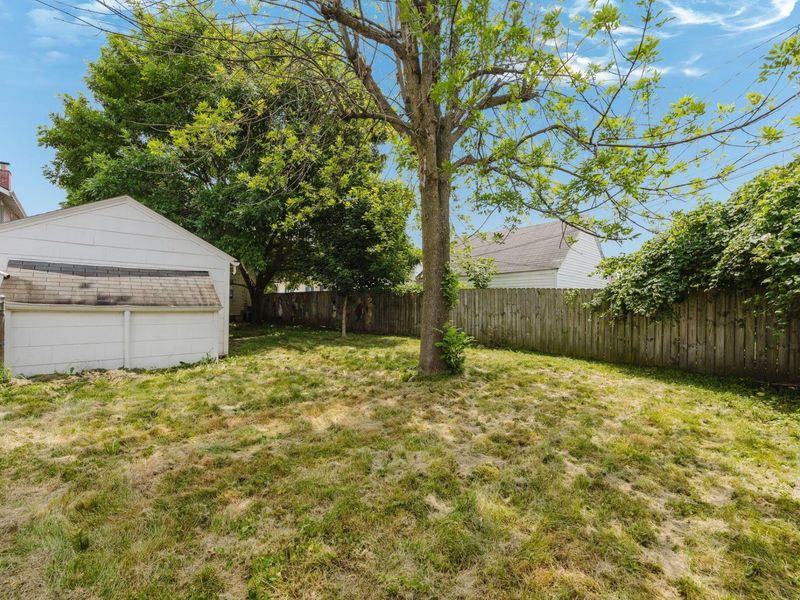 575 Chestershire Road , Columbus, OH 43204 Photo 27