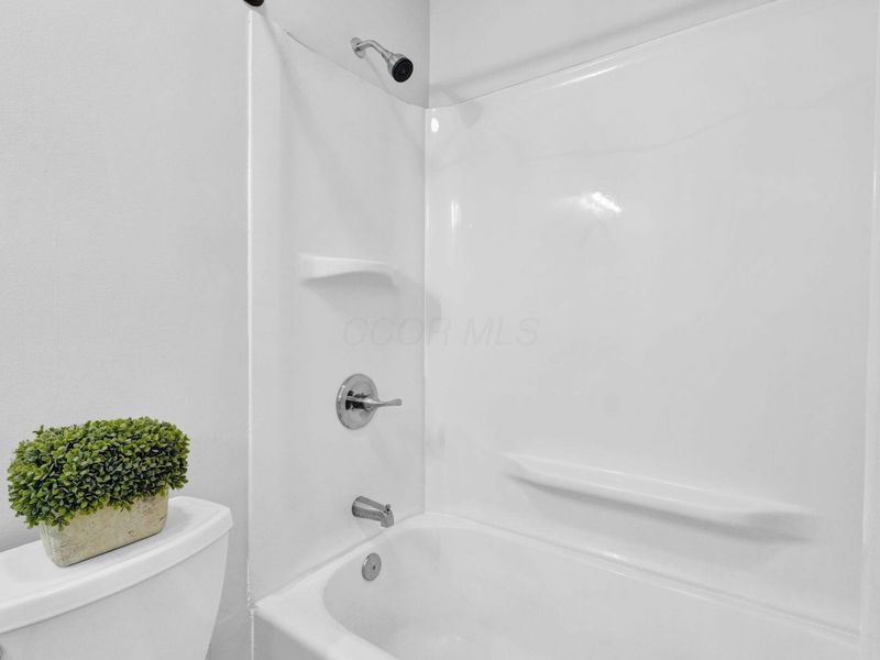 2795 Chateau Circle, Unit 50, Columbus, OH 43221 Photo 22