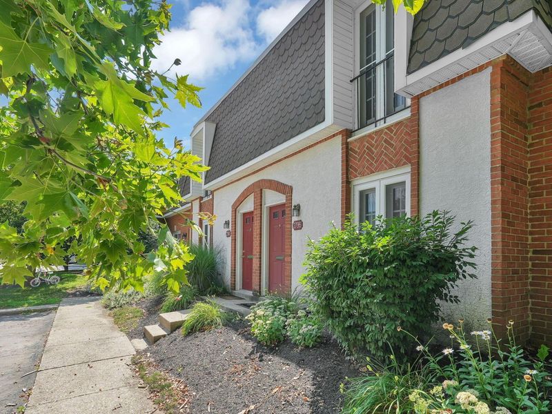 2795 Chateau Circle, Unit 50, Columbus, OH 43221 Photo 4