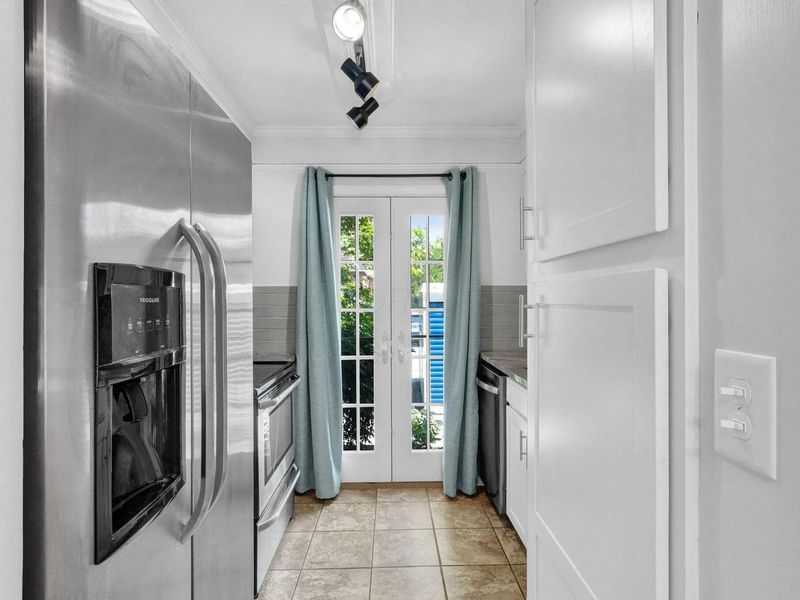2795 Chateau Circle, Unit 50, Columbus, OH 43221 Photo 6