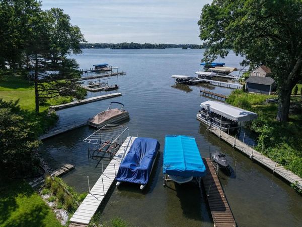 29205 White Oak LANE, Waterford, WI 53185