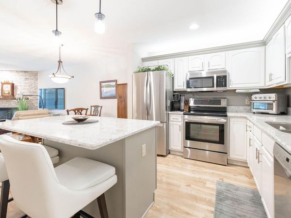 N16W26553 Conservancy DRIVE, Unit C, Pewaukee, WI 53072
