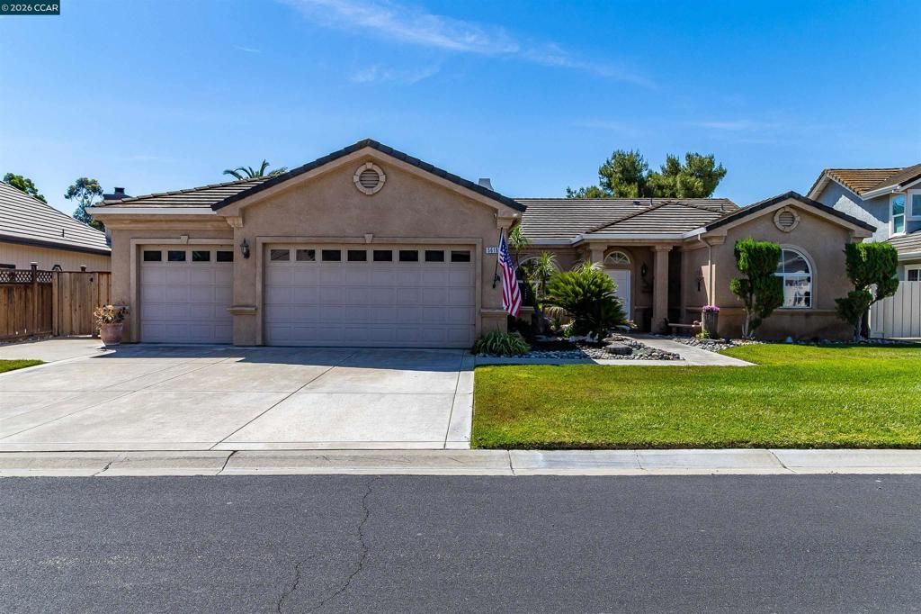 5619 Berwick Ct, Discovery Bay, CA 94505 Main Photo
