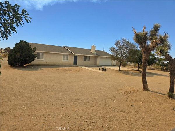 11380 El Esteban, Phelan, CA 92371