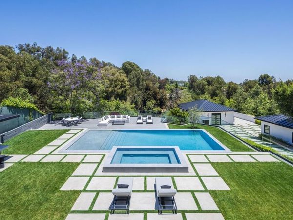 499 Halvern Drive, Los Angeles, CA 90049
