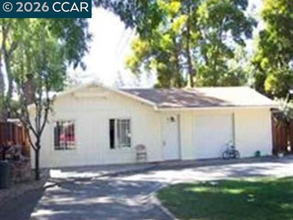 1119 Eureka Ln, Concord, CA 94520