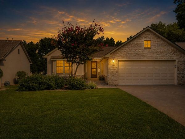 113 Larkspur LN , Georgetown, TX 78633