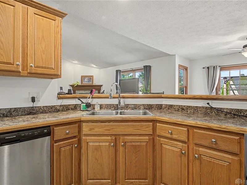 932 Shaftsbury Road, Troy, OH 45373 Photo 24